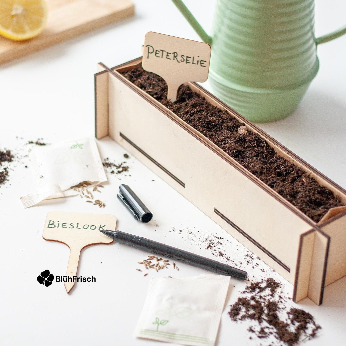 Kräuterpost - Petersiliensamen und Schnittlauchsamen, inkl. Anzuchttablett aus Holz